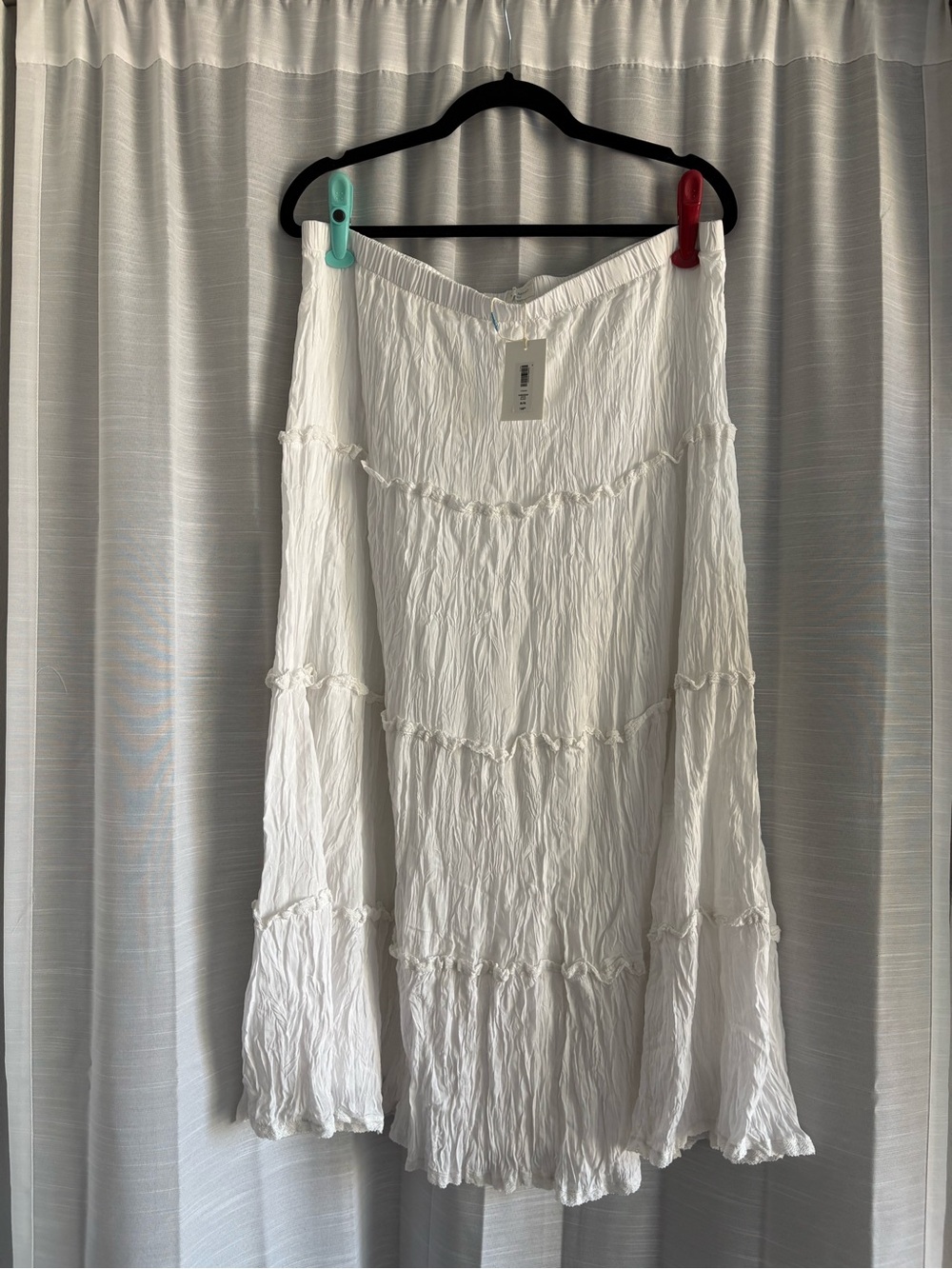 ARITZIA White Damsque Crinkle Maxi Skirt - Size XL (NEW WITH TAGS)